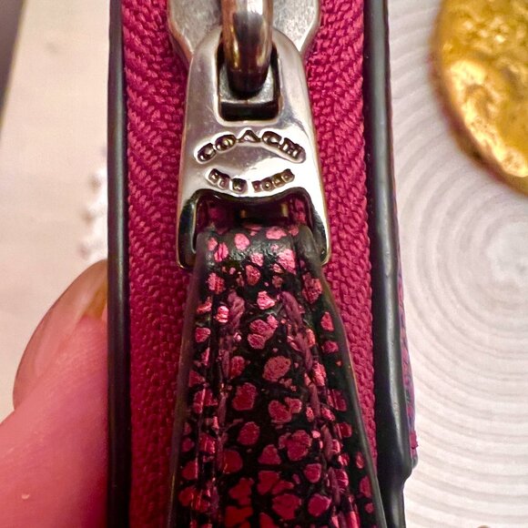 RARE COLOR! COACH Pink Metallic Pebble Leather Accordion Zip Wallet - Picture 9 of 11